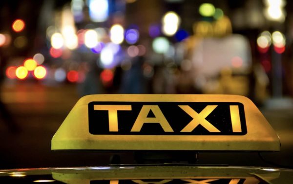Taxi, Wynajem samochodu na taksówkę w Warszawie